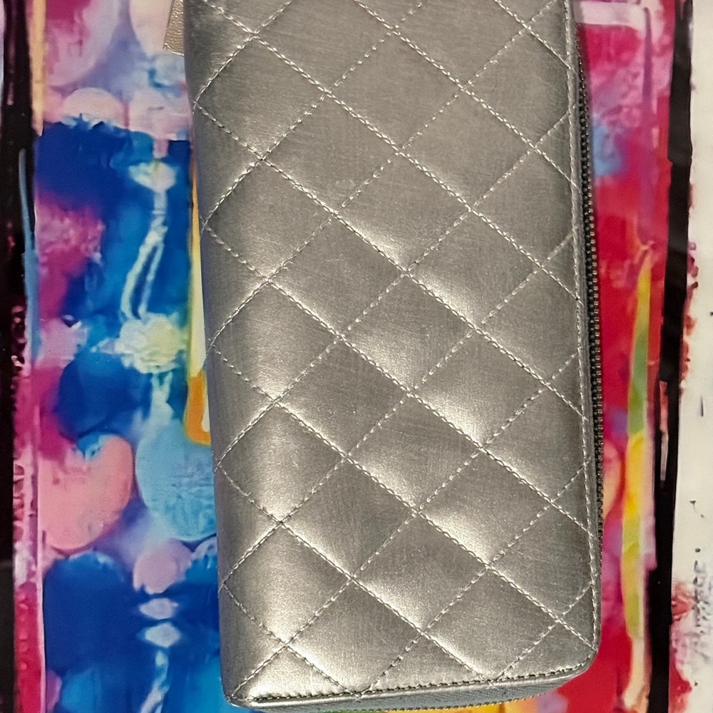 CHANEL Zip Around Long Quilted Leather Wallet. Priced to sale - Picture 5 of 13
